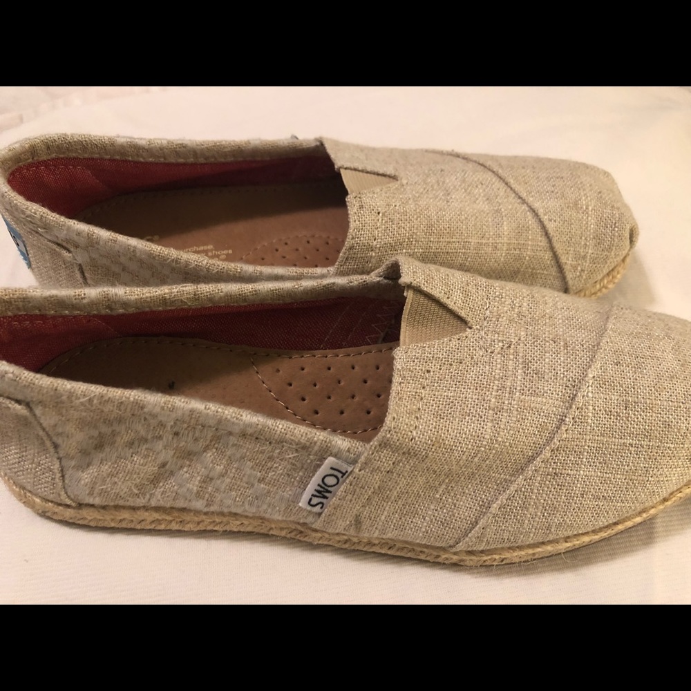Toms women’s shoes size 7